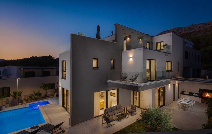Others 3, Villa 9 (private outdoor pool, hot tub, terrace), Podstrana
