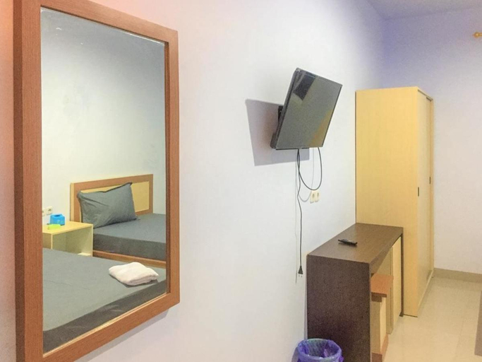Bedroom 2, BnB Homestay Parepare RedPartner (temporarily closed), Parepare