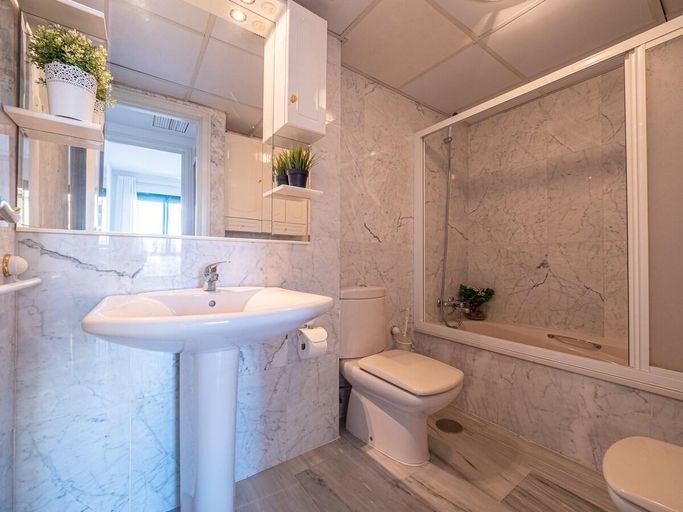 Bathroom 4, PALM BEACH APARTMENT - Torremolinos - Free Parking, Málaga