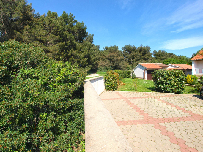 Others 5, Apartment 1600, Pula