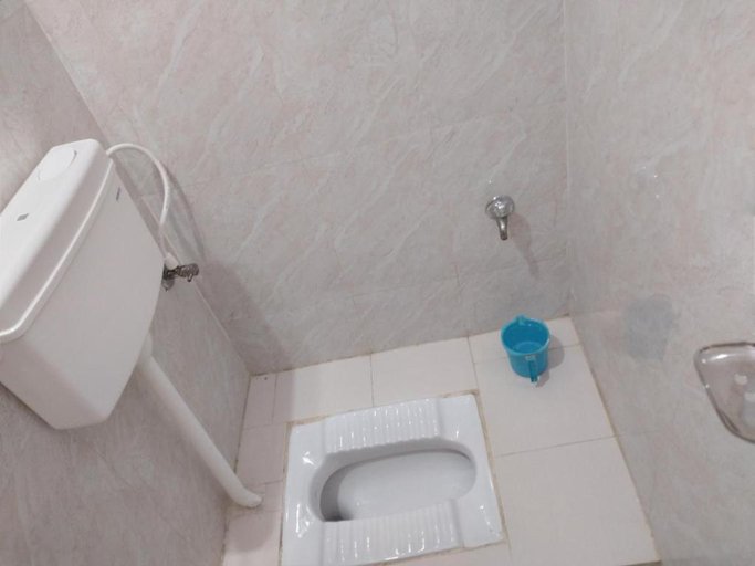 Bathroom 3, Bimala Hotel, Ranchi