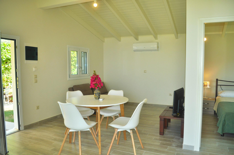 Bedroom 2, Beachfront holiday House yannis on Agios Gordios beach in Corfu, Ionian Islands