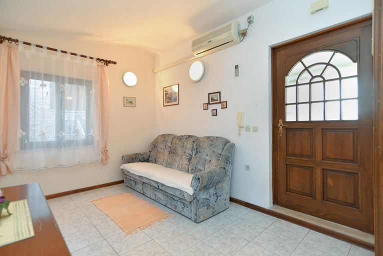 Others 4, Apartments Vrcevan 811, Medulin