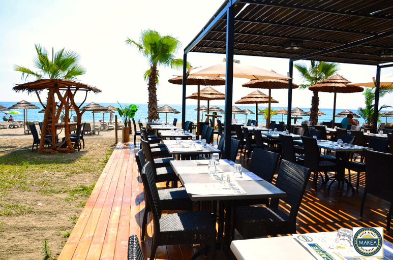 Food & Drinks 5, Seaside apartment with beach service, Haute-Corse