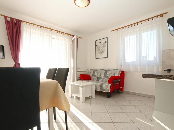 Others 3, Apartment 1978, Poreč