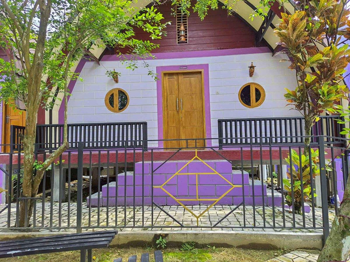 Exterior & Views 1, Bungalow Ungu Kebumen (temporarily closed), Kebumen