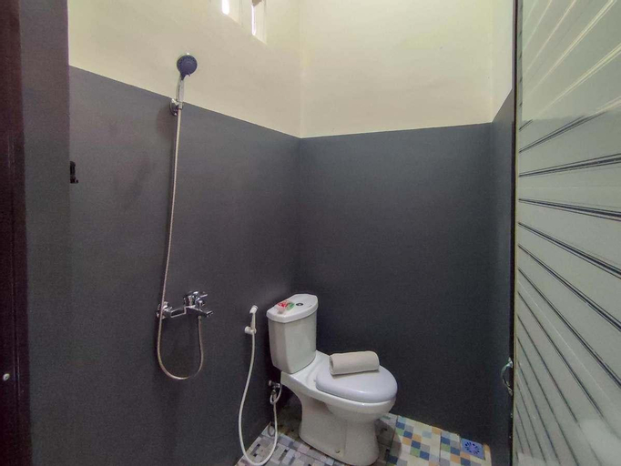 Bedroom 4, RedDoorz Syariah near Exit Tol Pemalang Comal 2, Pemalang