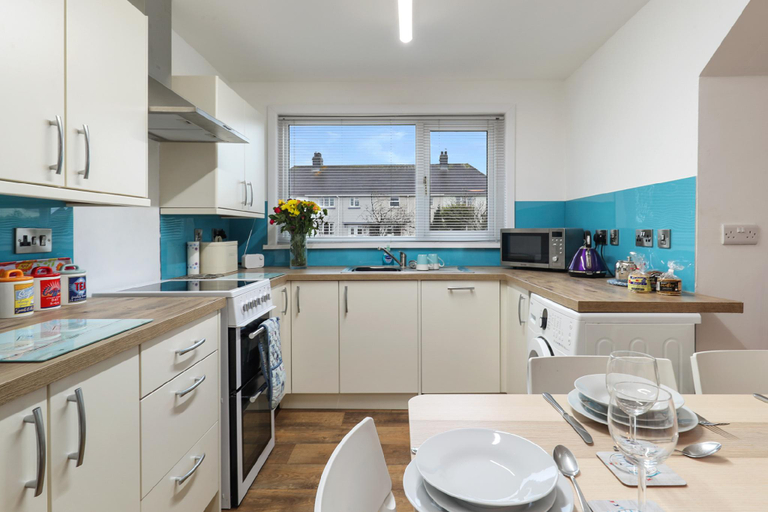 Others 2, Plas Gwyn - Large Cottage, Walk to Beach, Pembrokeshire