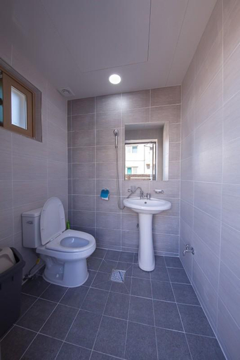 Bathroom 3, Donghae Chuam Pension, Donghae