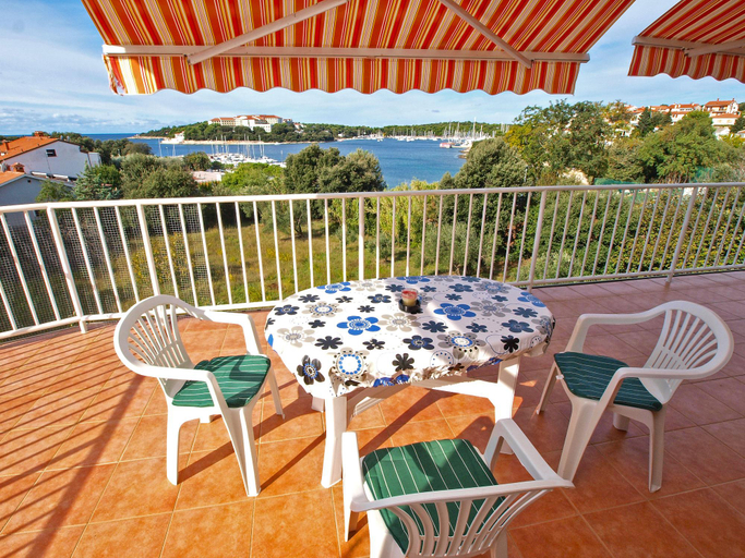 Others 5, Apartment 750, Medulin