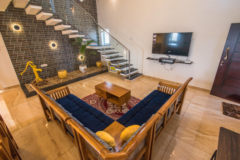 Food & Drinks 4, mezzanine villa W/T Hot Tub Jacuzzi, Viluppuram
