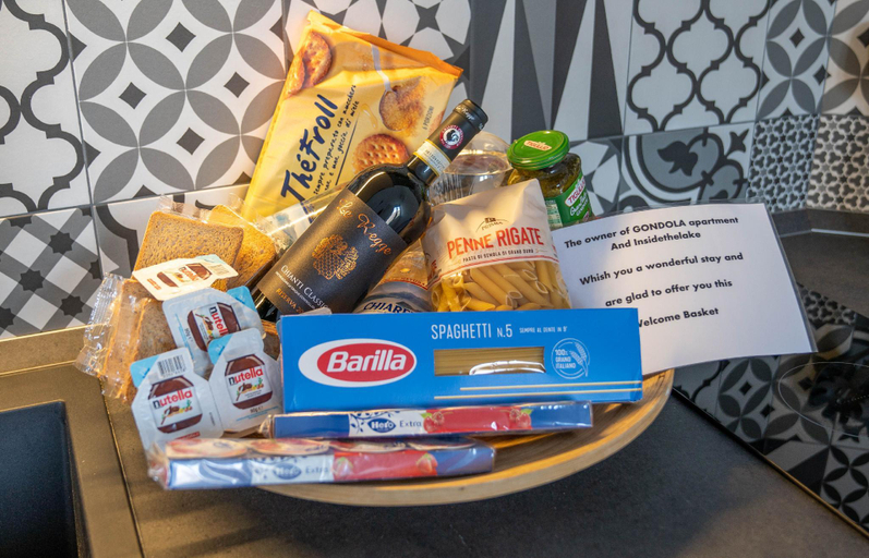 Food & Drinks 4, Appartamento Gondola Residence La Darsena, Como
