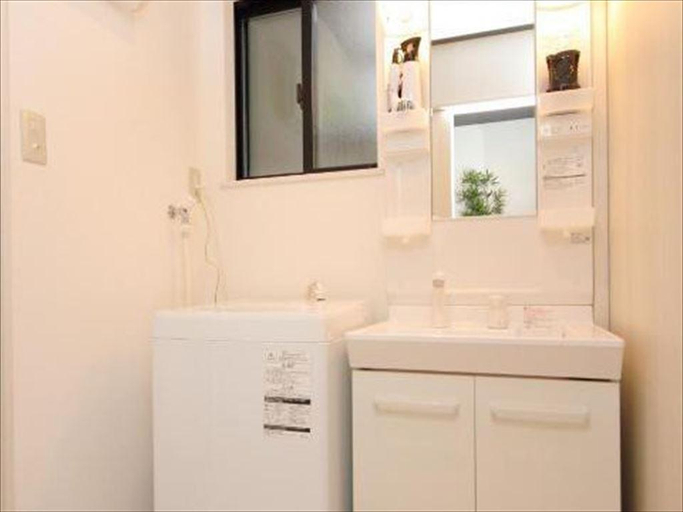 Bathroom 3, Fuji Time traveler Shinjuku, Fujikawaguchiko