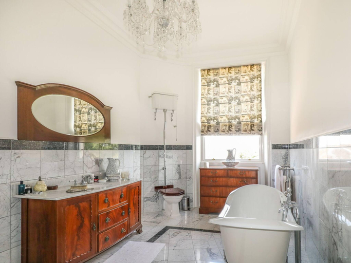 Bathroom 2, Severn Manor Country Estate, Worcestershire