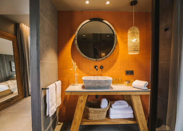 Bathroom 5, LES CABANES DE L'OLLER, Barcelona