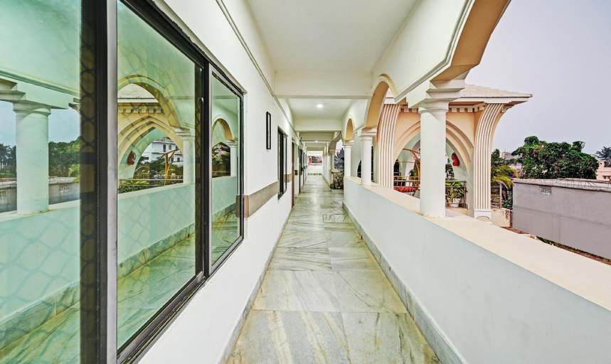Public Area 3, Treebo Sidhartha International Baliapanda, Puri