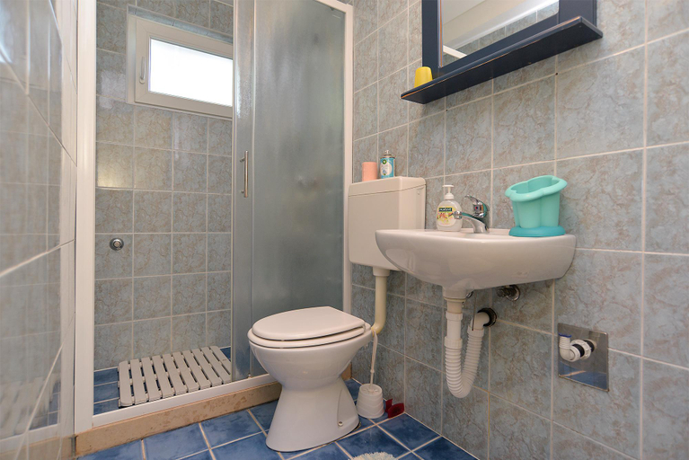 Bathroom 2, Apartment 31, Fažana