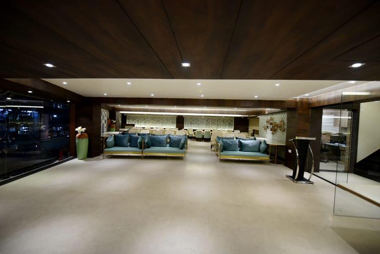 Public Area 2, JW Cruise, Ajmer