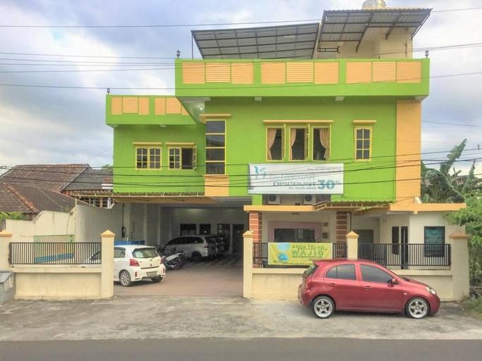 Exterior & Views 1, Hotel Denpasar Parepare, Parepare