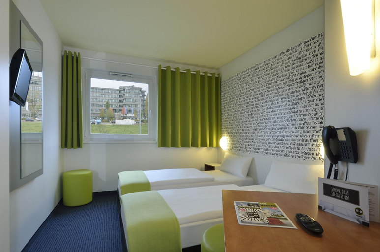 Bedroom 4, B&B Hotel München-Messe, München