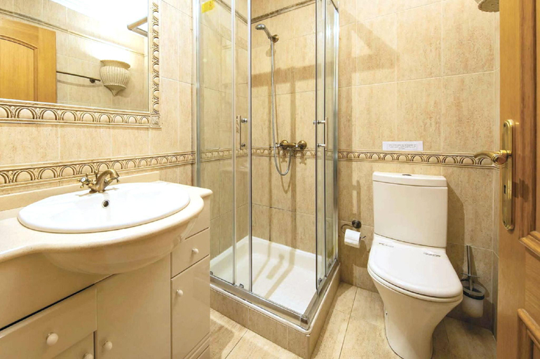 Bathroom 4, Fantastic family private pool villa, free Ac and Wifi, Loulé