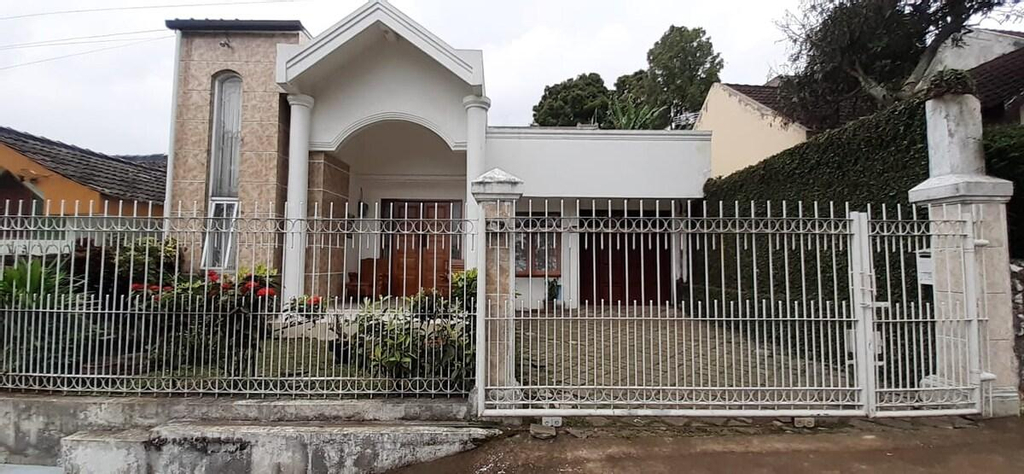 Vila Murah Di Lembang Gratis Sarapan Villa Eyangku, Cimahi