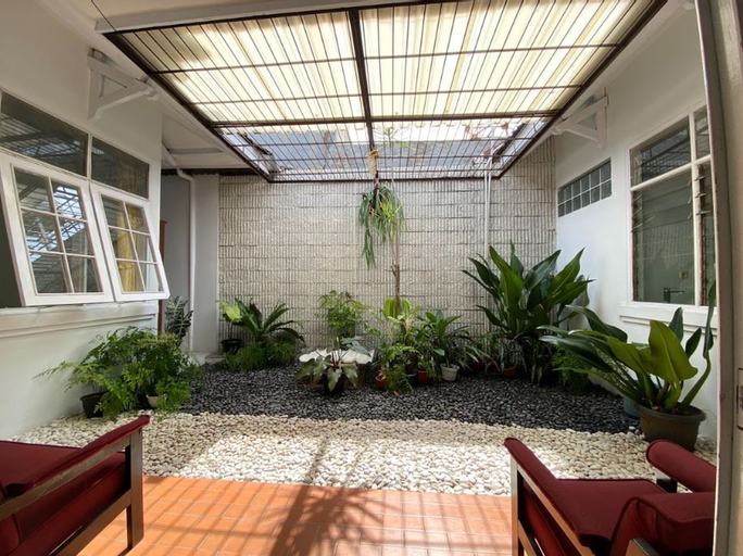 Exterior & Views 2, Regina's guest house, Cimahi