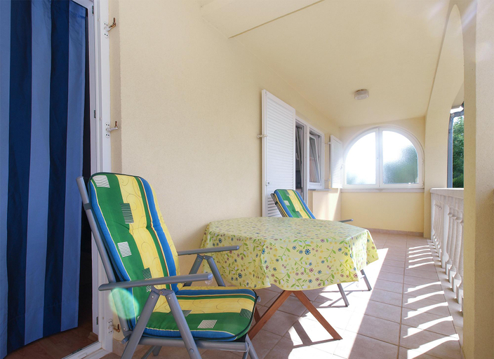 Others 3, Apartment 2054, Medulin