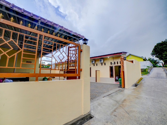 Exterior & Views 2, OYO 90773 Shine Guest House Syariah, Tebing Tinggi