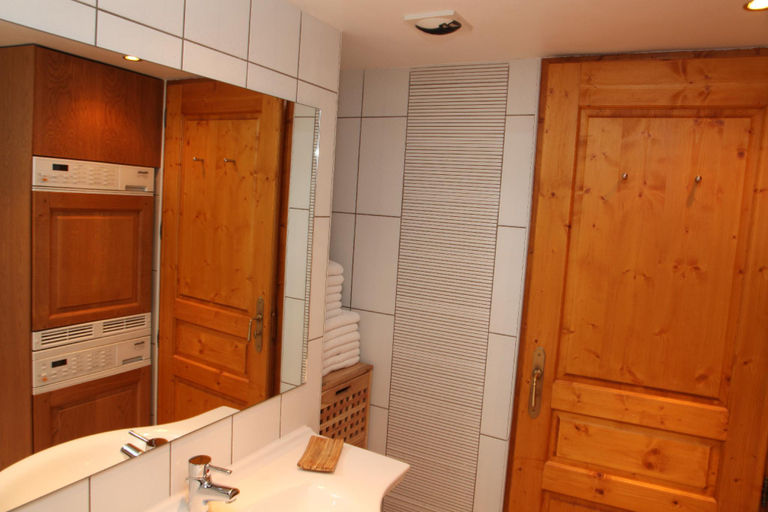 Bathroom 3, Beautiful spacious apartment Loir close to commodities, Savoie