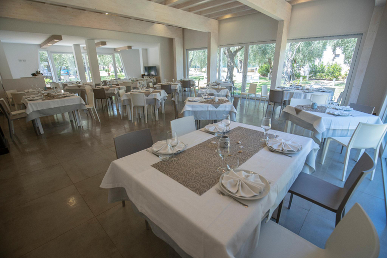 Food & Drinks 5, Holiday Apartment orchidea with swimming pool and private beach, Foggia
