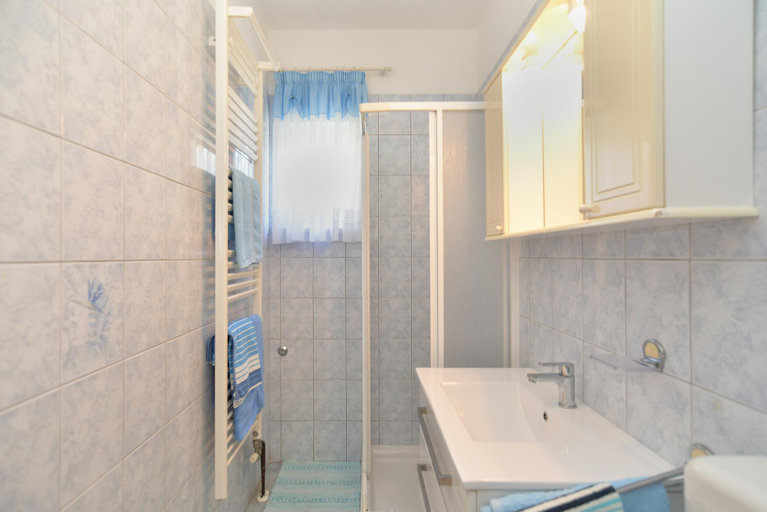 Bathroom 2, Apartments Vrcevan 811, Medulin