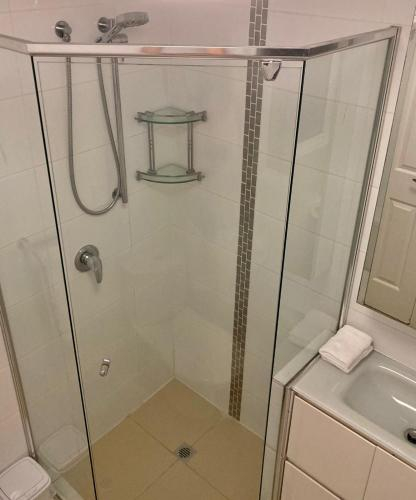 Private Master Bedroom w Ensuite, Gold Coast