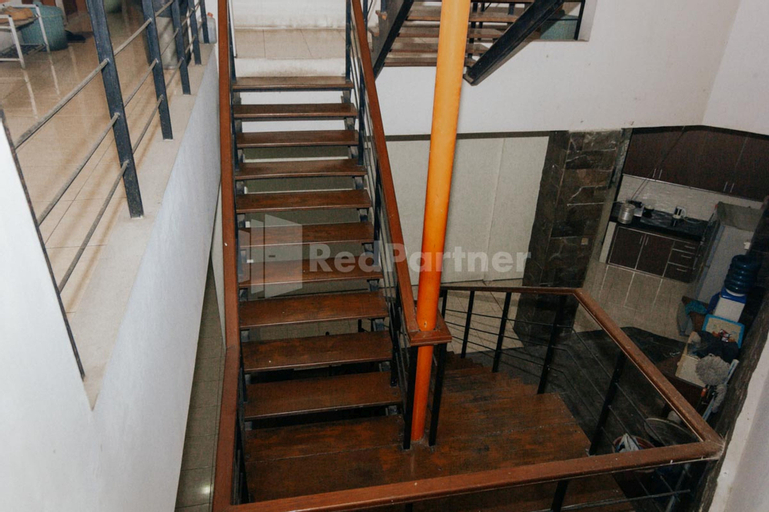 Public Area 2, De Lugano SCBD Syariah Mitra RedDoorz, South Jakarta