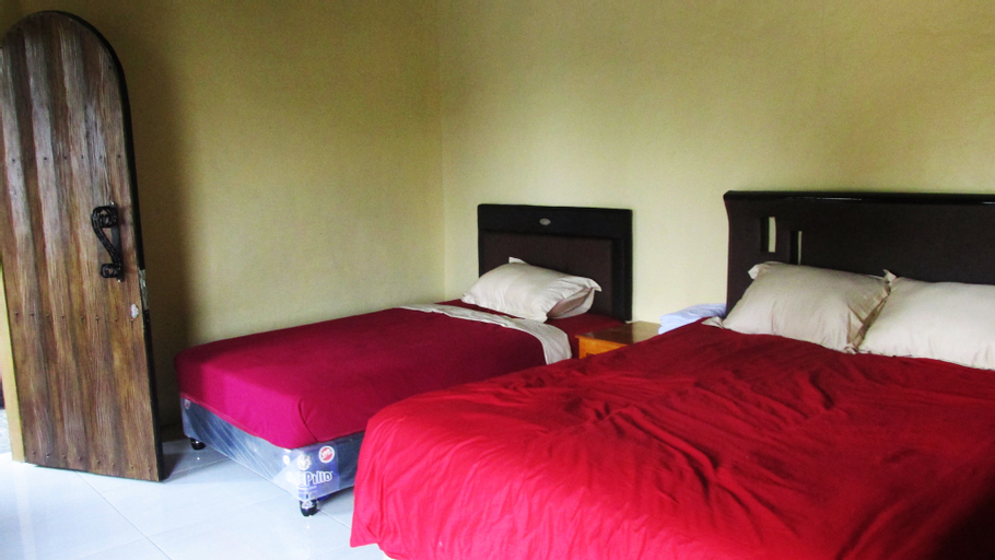 Bedroom 2, De'Pipo Homestay, Probolinggo