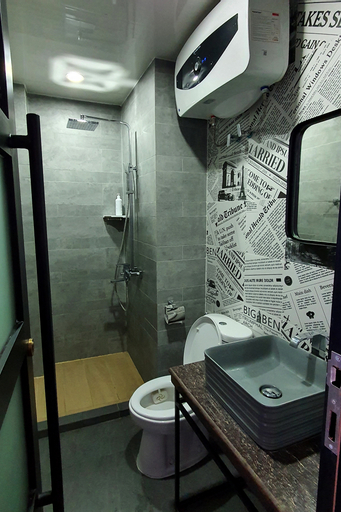 Bedroom 4, Stylish n Spacious Unit at Vidaview Apartment 37th Floor with view of Swimming Pool and City, Makassar