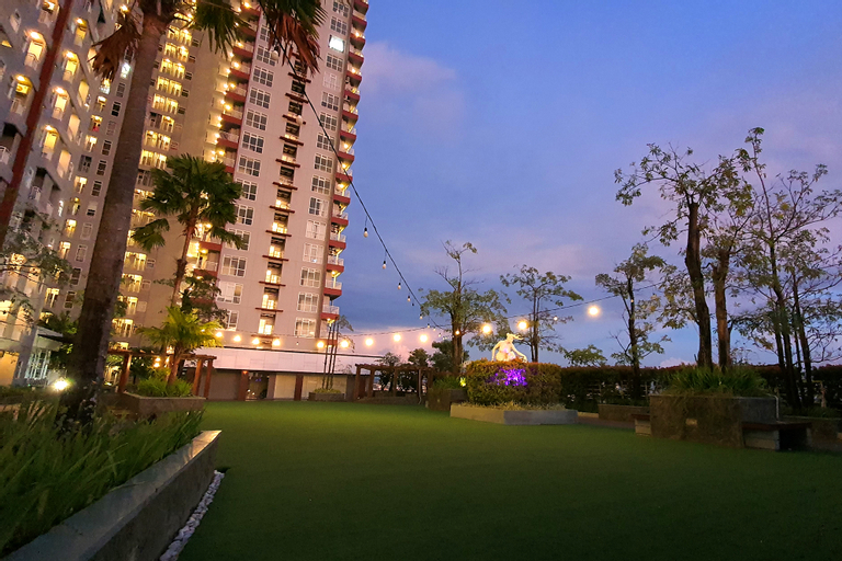 Exterior & Views 2, Stylish n Spacious Unit at Vidaview Apartment 37th Floor with view of Swimming Pool and City, Makassar