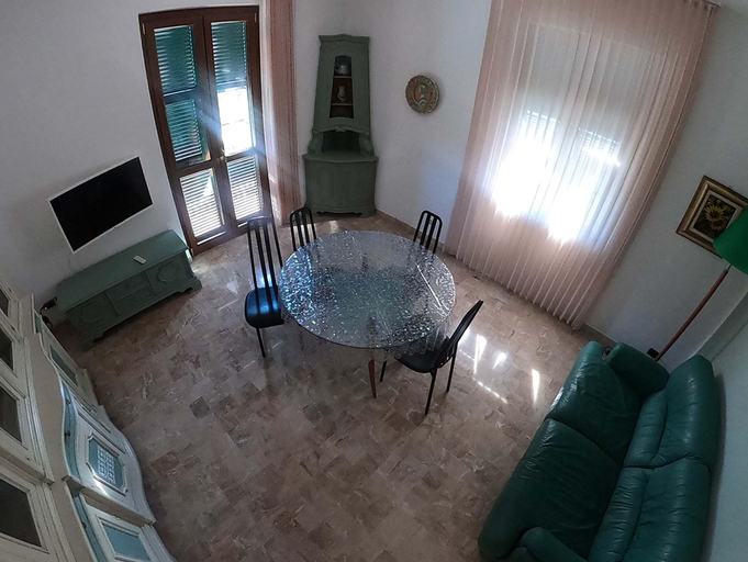 Public Area, Apartment Superiore A 950 Metri Dal Mare, Savona