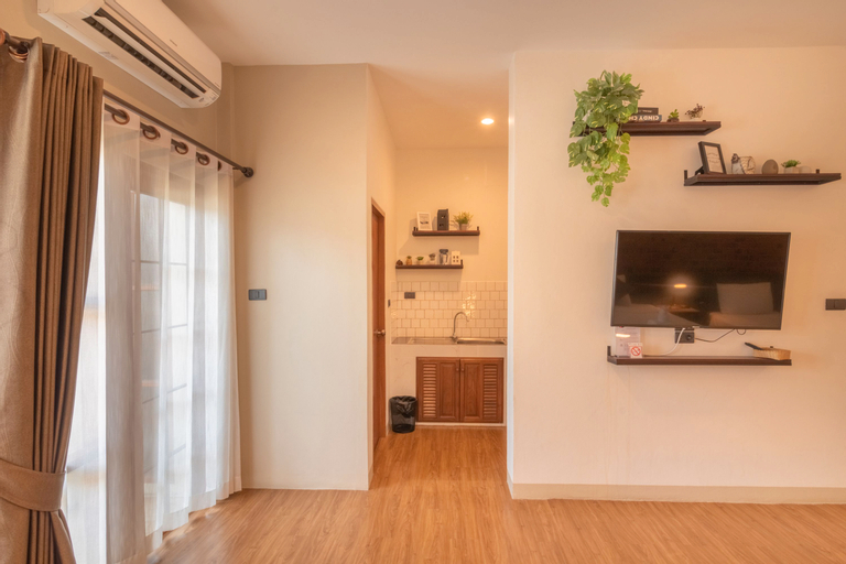 Dining Room 8
