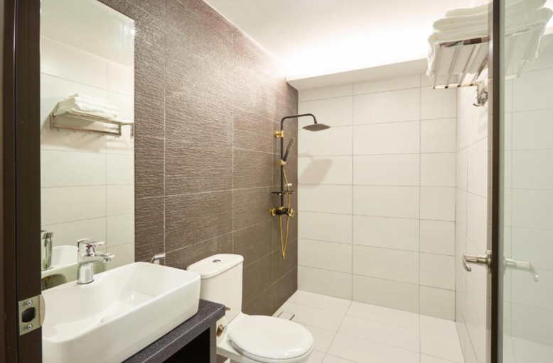 Bathroom 5, Dream Luxury Hotel, Muar