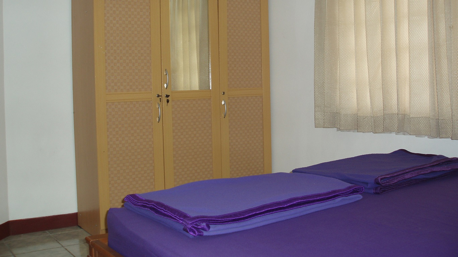 Bedroom 2, Vila Mawar Ungu Max. 12 Paxs, Bandung