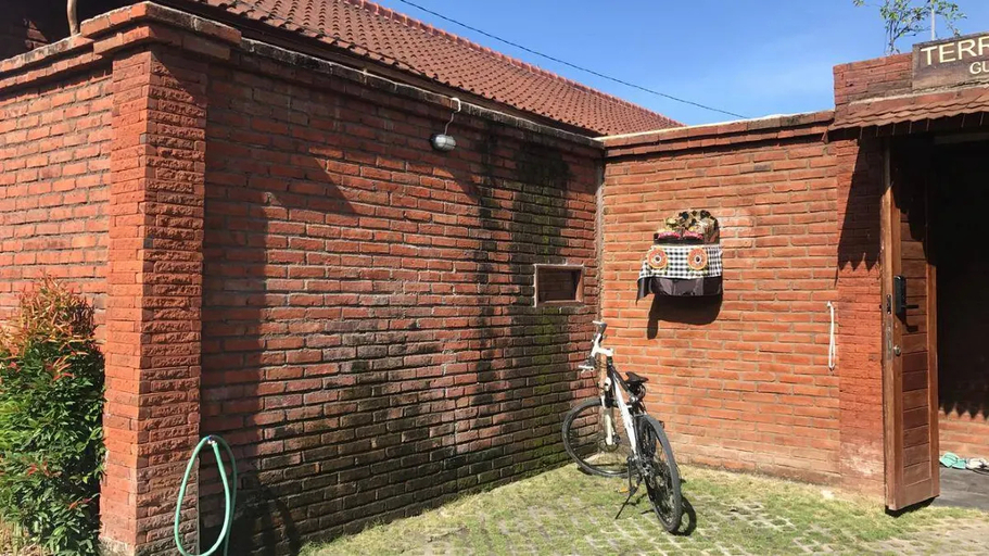 Exterior & Views, Terracotta Guest House, Badung