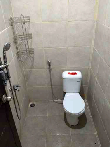 Bathroom, Laluna Guesthouse, Lombok