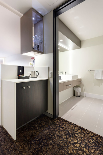 Bedroom 4, Calamvale Hotel Suites and Conference Centre, Calamvale