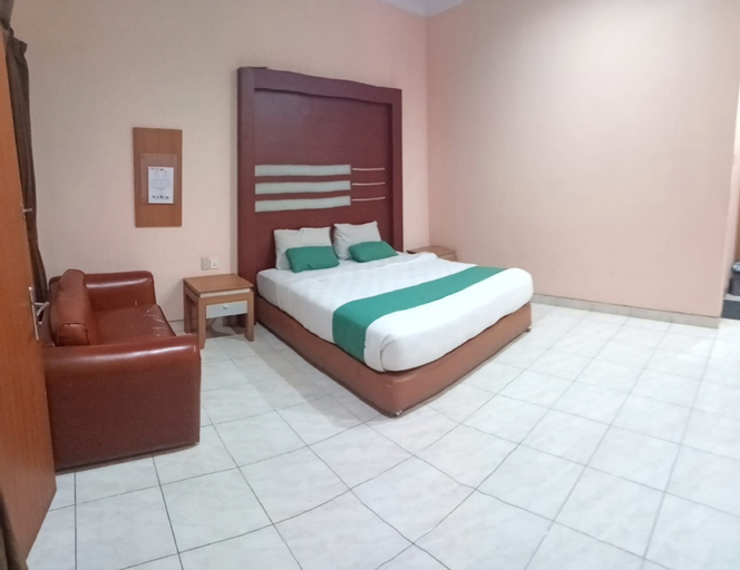 Hotel Senen Indah Syariah - Tap to explore photos