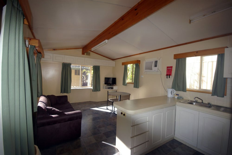 Bedroom 3, Acclaim Kingsway Tourist Park, Wanneroo