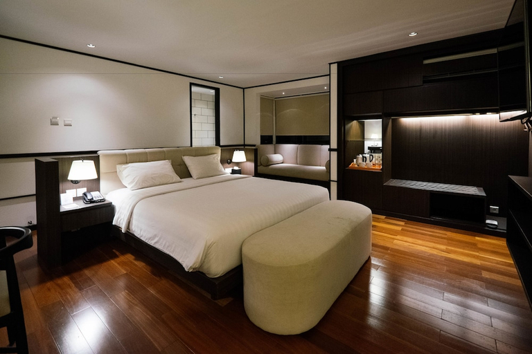 bedroom 13