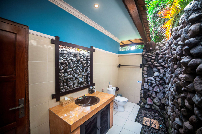 Man's Cottages and Spa - Tap to explore photos