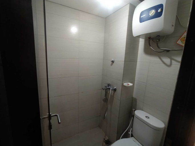 Bathroom, 2BR Apartment Gateway Pasteur by Ricky, Bandung