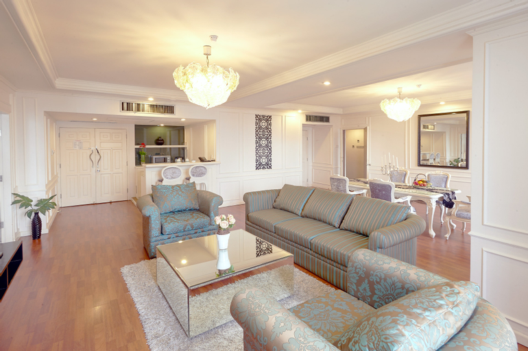Living Area 3